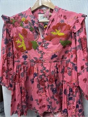 NWT Women’s Oh My Stars Blouse Sz Small